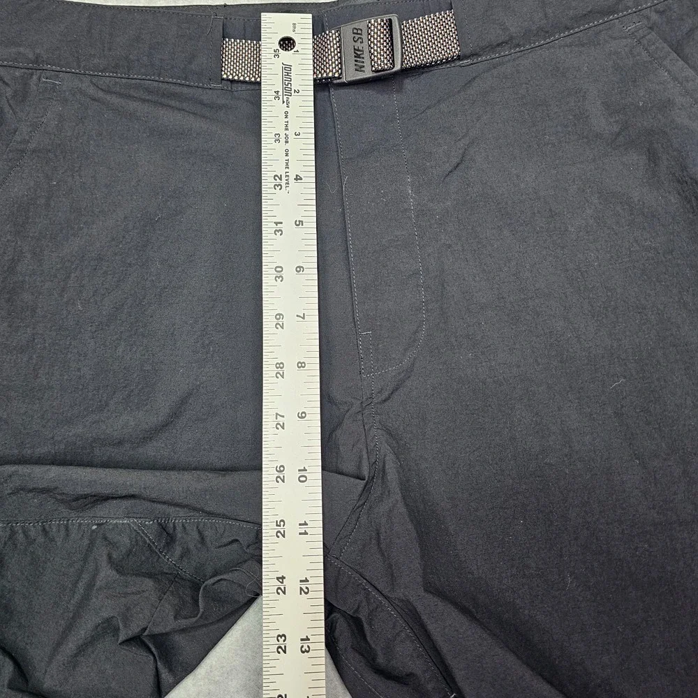 Nike SB‎ Mens Size 30 Skateboarding Black Shorts Lightweight Belted